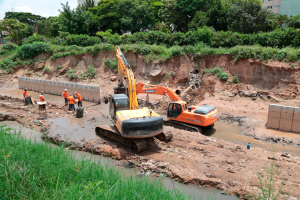 Obras de canalização avançam no Braço Morto do Tietê (Fonte: SECOM)