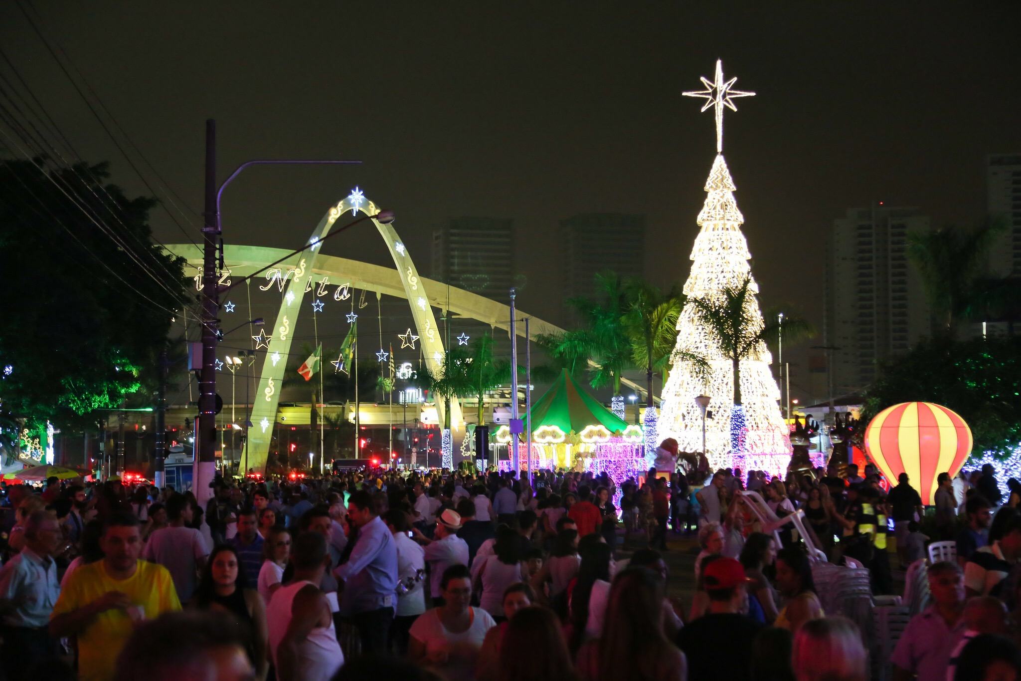 Decoração de Natal Osasco de 2015 - Foto: Ivan Cruz