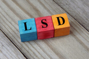 Como o LSD age no organismo?