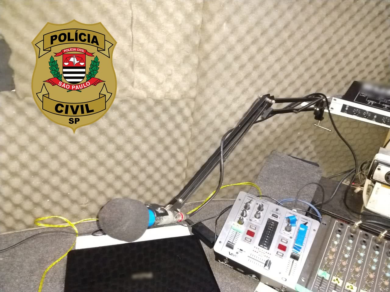 Rádio clandestina é descoberta em Osasco