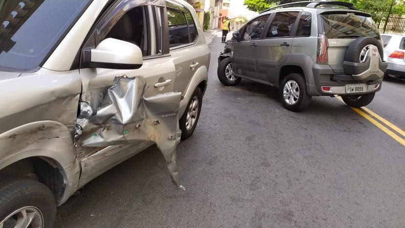 Motorista passa mal e bate em outro carro no Jaguaribe 